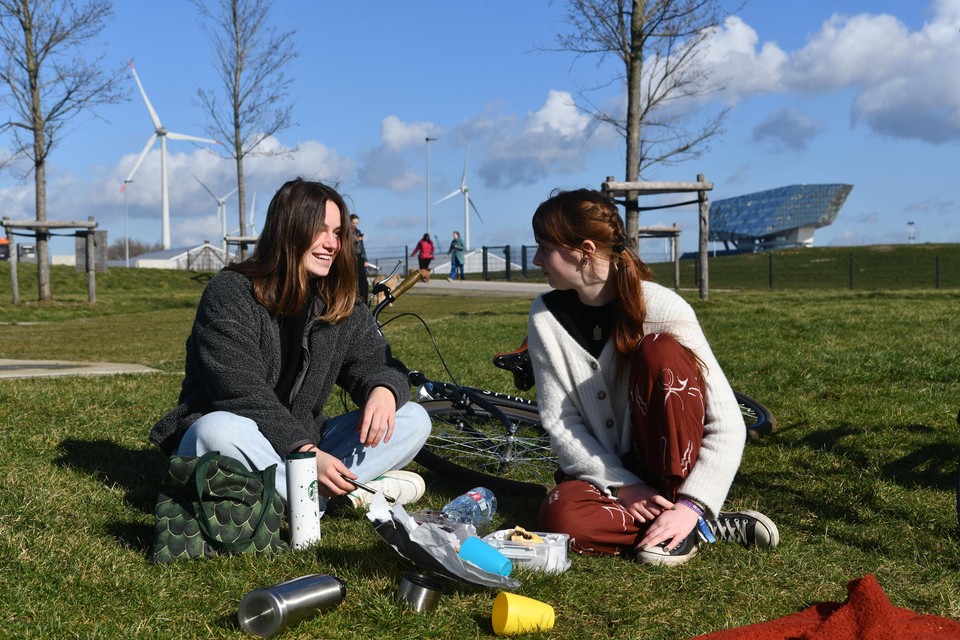 Malou en Hanne: “We wonen allebei in de stad en daar is te weinig groen om de stadse drukte even achter ons te laten.”