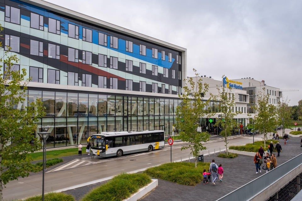 Fietsers kunnen vanaf mei veilig van de binnenstad tot aan het AZ Sint-Maarten en de R6 fietsen.