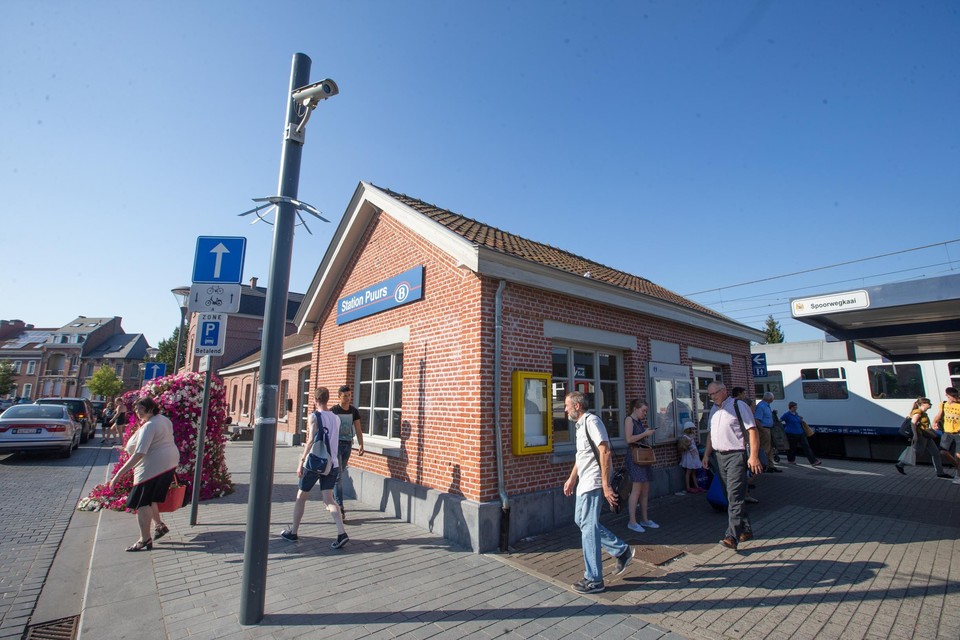 De fietsen werden aan het station van Puurs ontvreemd