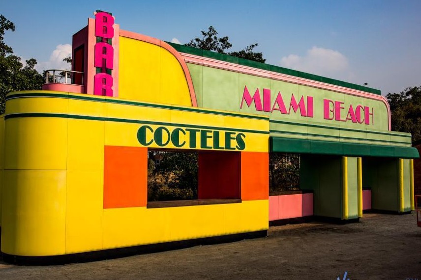Het festivalpodium Miami Beach is een van de gegeerde stukken van het failliet bedrijf. 