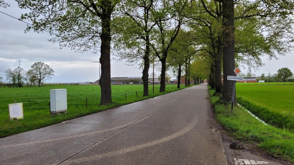 De Kloosterstraat krijgt eindelijk veilige fietspaden voor wie van Sint-Lenaarts naar Loenhout wil.