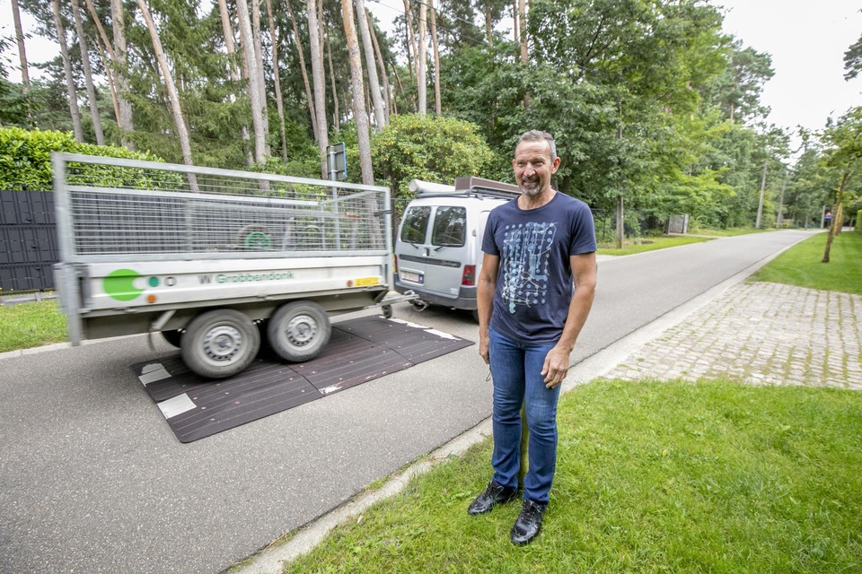 “Ik weet niet hoe ik met mijn bus vanuit Herentals thuis moet geraken”, zegt Eddy uit de Nachtegalendreef.
