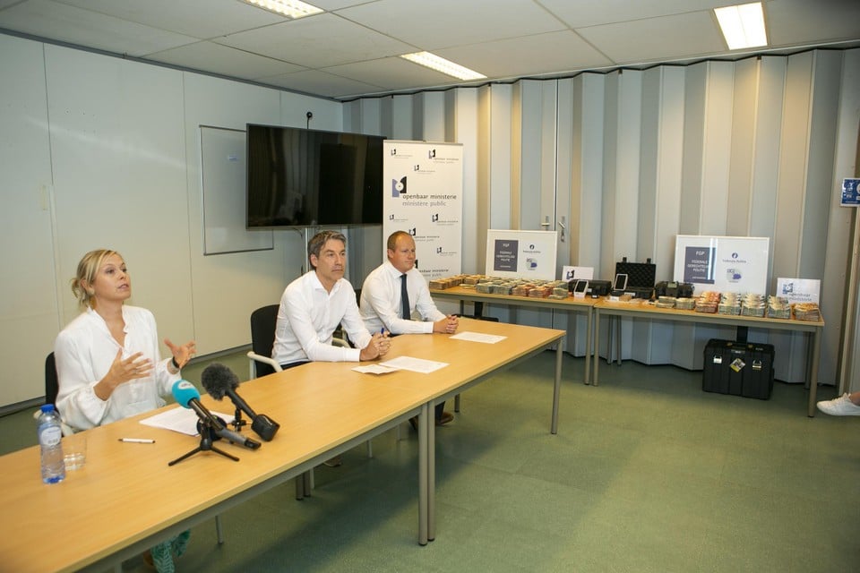 Stéphanie Chomé van het Antwerps parket tijdens de persconferentie. “ 