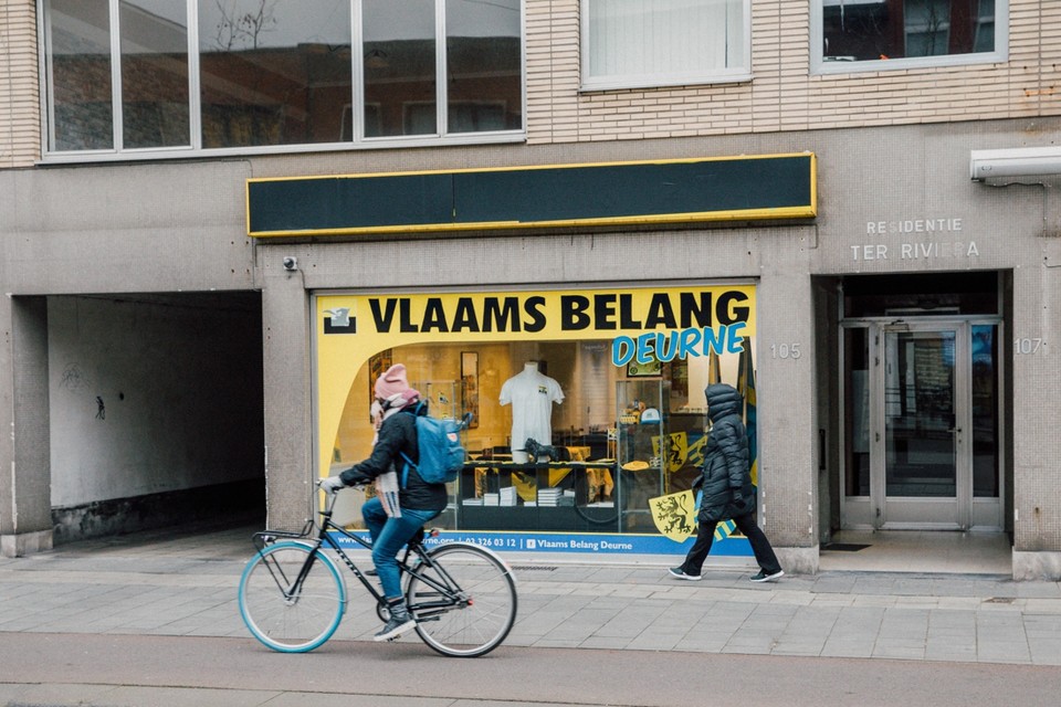 Het secretariaat van Vlaams Belang Deurne sluit definitief de deuren. 