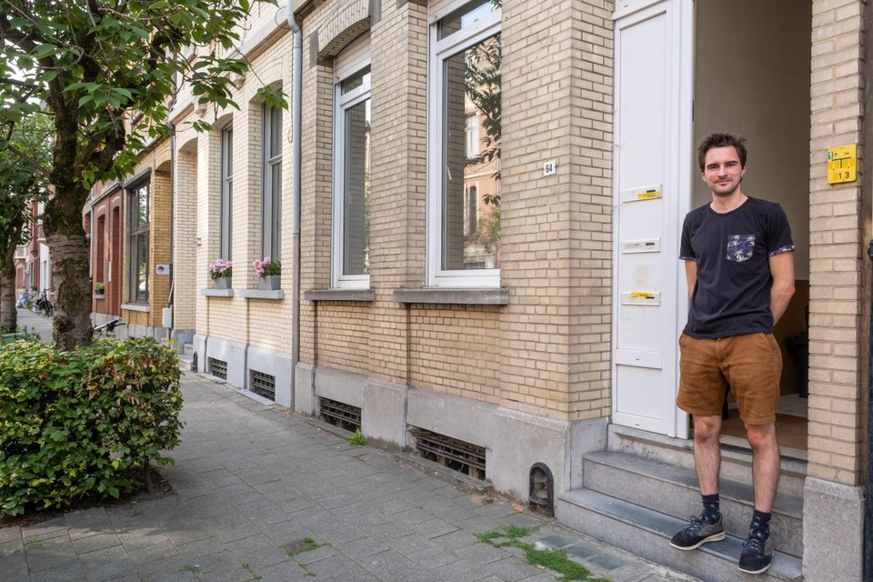 De 25-jarige Milan Pauwels is blij dat hij nog tijdig een woonlening heeft kunnen afsluiten. 