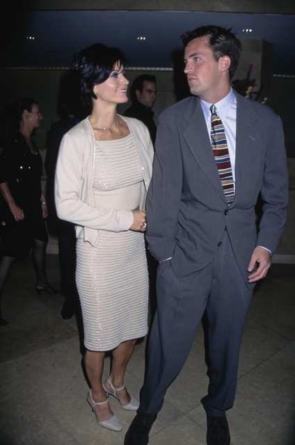 Courteney Cox en Matthew Perry in 1997.