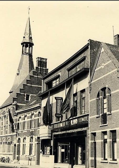Café Rerum Novarum, voorloper van De Gilde in de Verbertstraat naast het gemeentehuis ergens in de jaren vijftig van de vorige eeuw.. 