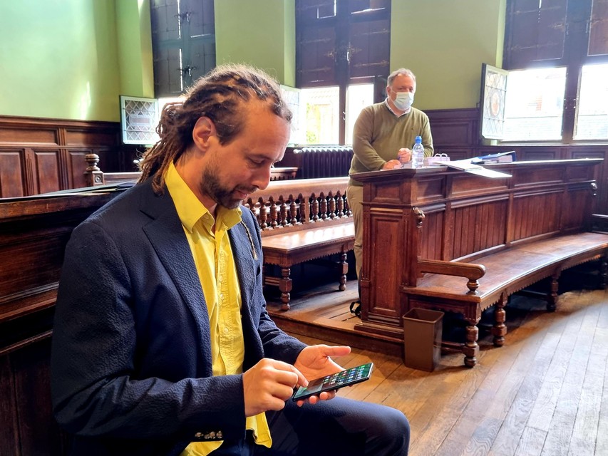 Engel en Van Ranst bij aanvang van hun proces in Mechelen.