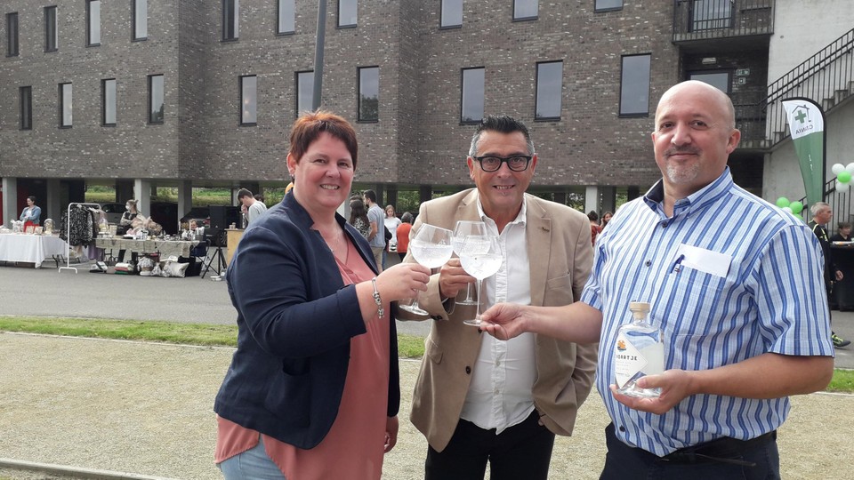 Sinds vorig jaar heeft het Sint-Lenaartshof ook een eigen gin ’t Voartje, gemaakt door Sterkstokers ook al uit Sint-Lenaarts. 