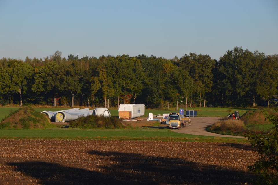 De tweede windturbine kan nu gemonteerd worden. 