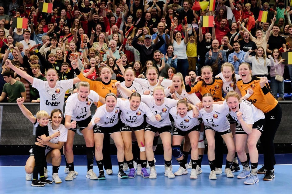 Wilrijkse handbalzusjes boeken met Black Arrows historische zege tegen