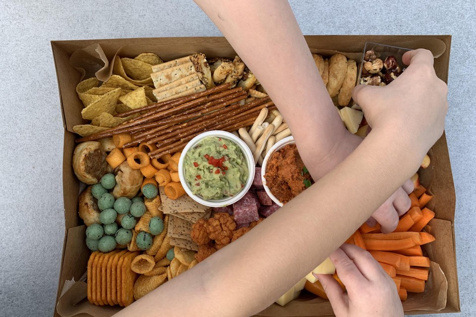 Onze box zit vol hartige aperitiefhapjes.