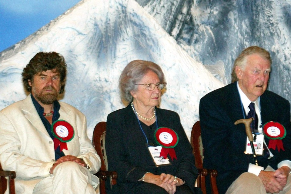 Reinhold Messner, uiterst links
