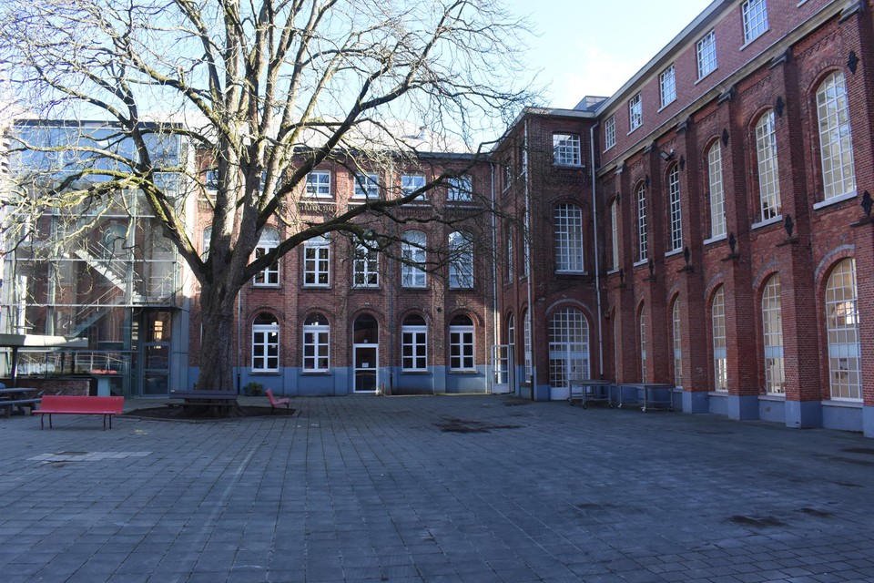 De PARKOER-activiteiten vinden plaats op deze binnenkoer van site De Zwaan.