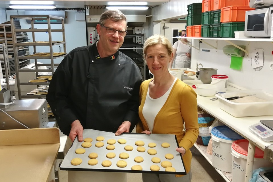 Bakker Peter Steurs en echtgenote Astrid Clonen zijn verheugd met de erkenning als Vlaams streekproduct voor hun Geelse moppen. 