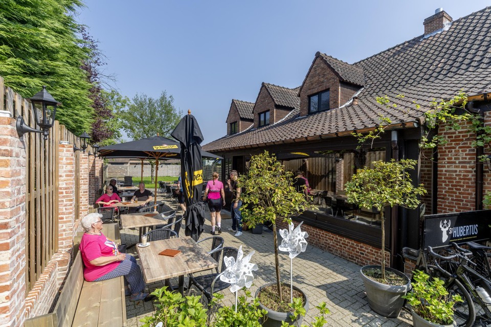 De Breugelhoeve heeft een ruim terras.