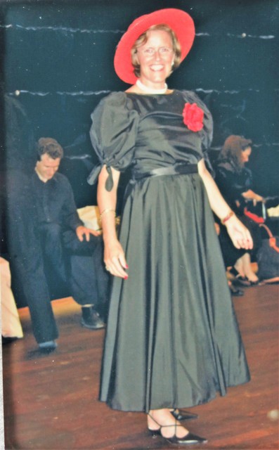 Een archiefbeeld van Monique Van Noten als operzangeres.