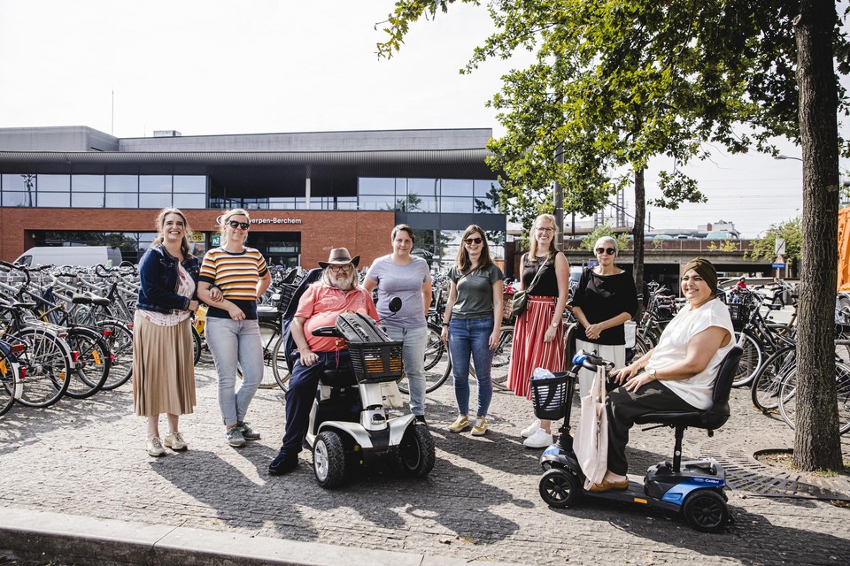 De VFG-wandeling begint aan Berchem-station.