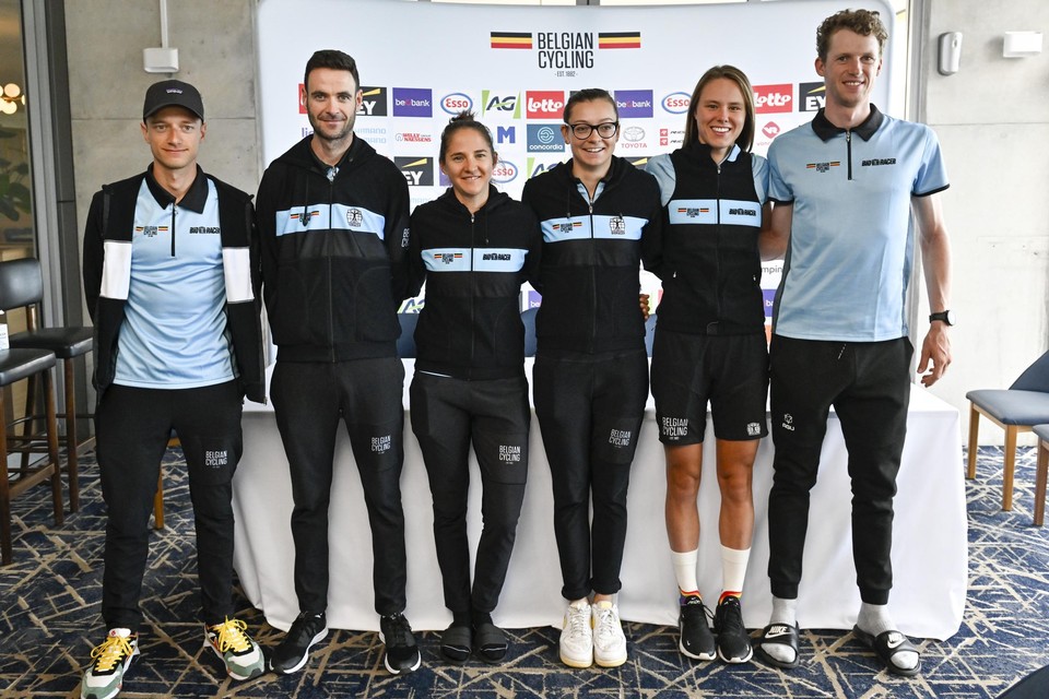 De Belgische ploeg met van links naar rechts Quinten Hermans, Pieter Serry, Valerie Demey, Jesse Vandenbulcke, Julie De Wilde en Nathan Van Hooydonck. 