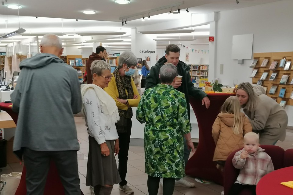 Heel wat inwoners kwamen de vernieuwde Essense bibliotheek verkennen.