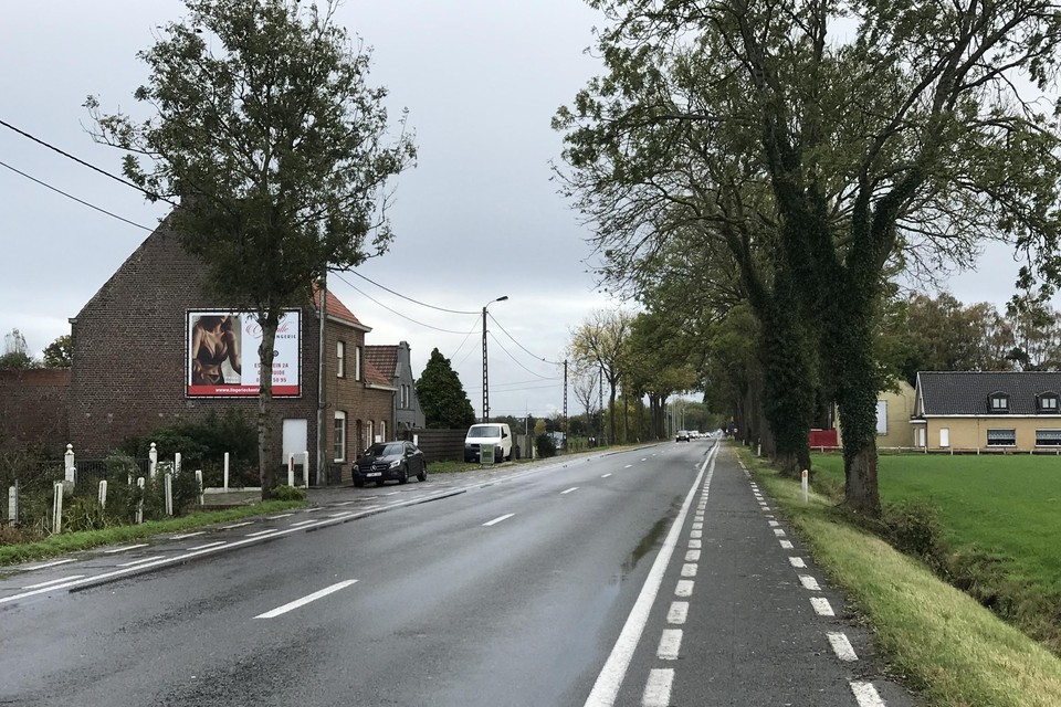 De steekpartij gebeurde in een woning in de Oostendesteenweg in Eernegem. 