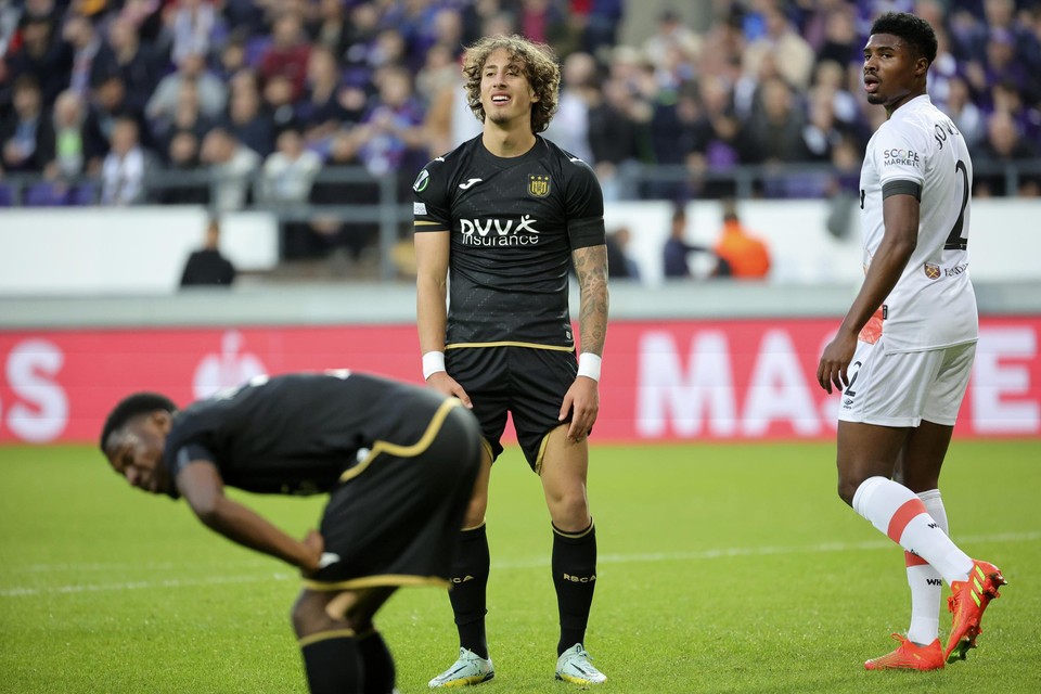 Silva kopte nog een goeie kans voor Anderlecht op de bezoekende doelman. “Ik weet hoe het gaat in het voetbal. Wie weet maak ik volgende wedstrijd wel een hattrick”  
