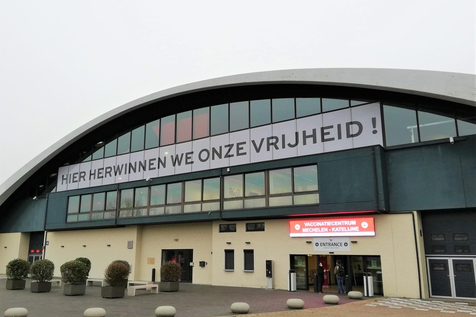 Het vaccinatiecentrum in de Nekkerhal in Mechelen.