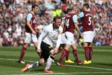 thumbnail: Een ontgoochelde Wayne Rooney kan het niet geloven: opnieuw geen zege voor Man. United