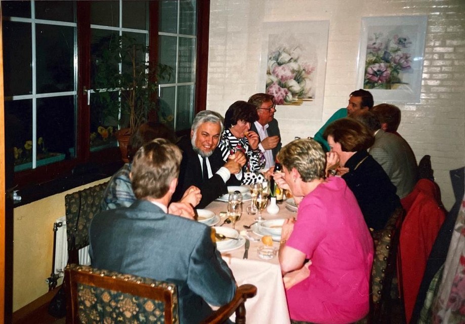 Een vergadering van enkele sterkhouders van FC Koningshof in de jaren tachtig van de vorige eeuw. 