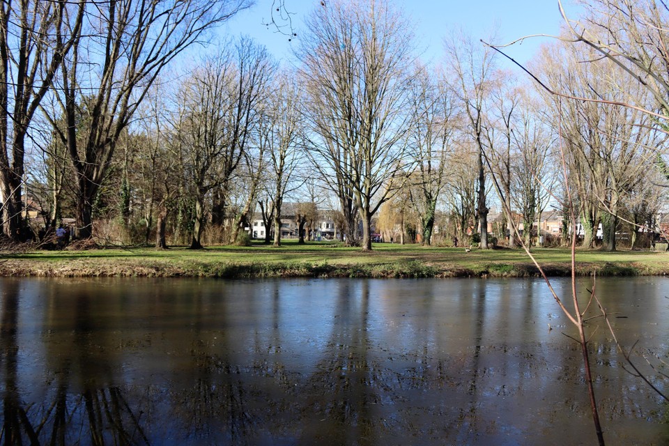 De vijver krijgt een meer centrale rol in Park Den Blijk.