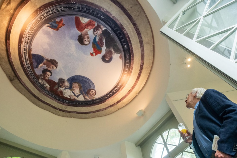 De digitaal gerestaureerde plafondschildering in de Chinese pagode in het Boekenbergpark is nauwelijks te onderscheiden van het originele werk.