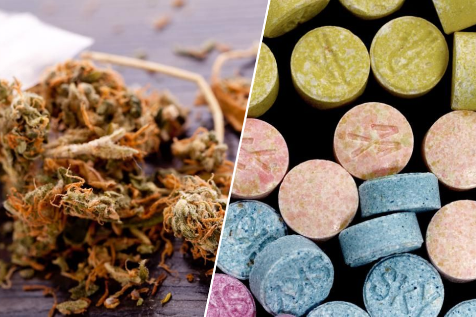 Themabeelden: bij de huiszoekingen worden onder meer ook hoeveelheden MDMA-drugs en cannabis aangetroffen. 