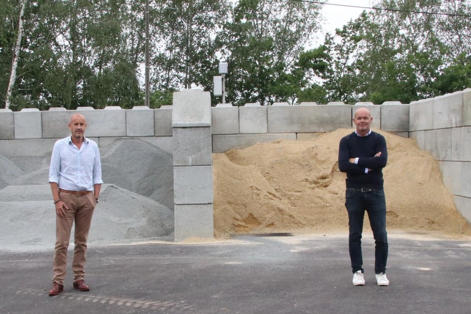 ’Legoblokken’ uit beton doen voortaan dienst als opslagsilo’s voor de technische dienst van Putte.