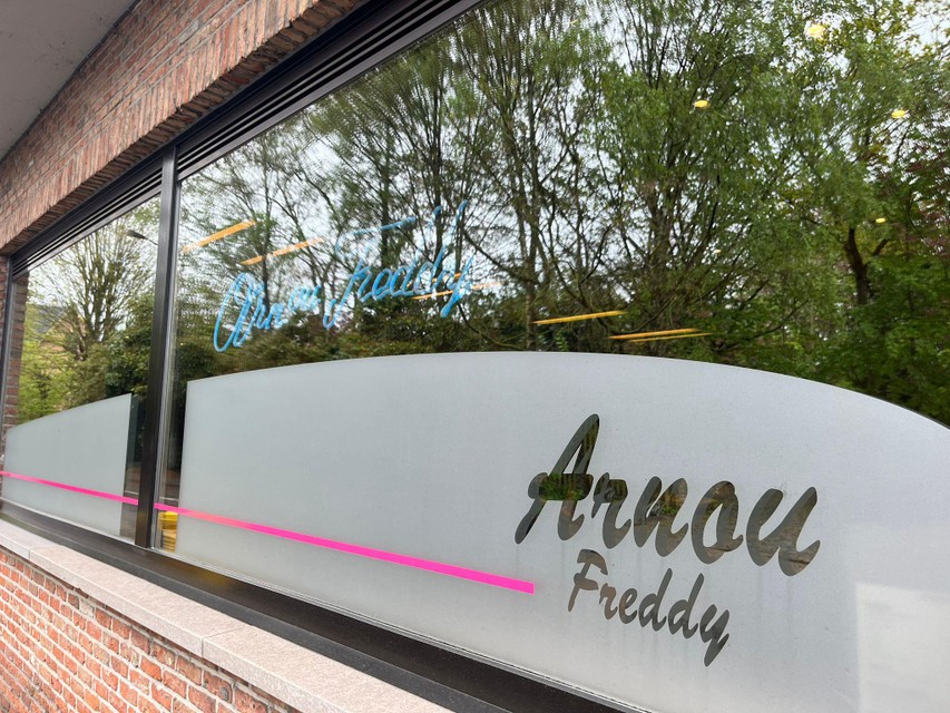 In 1974 opende Freddy Arnou zijn zaak in de Doelveldstraat.