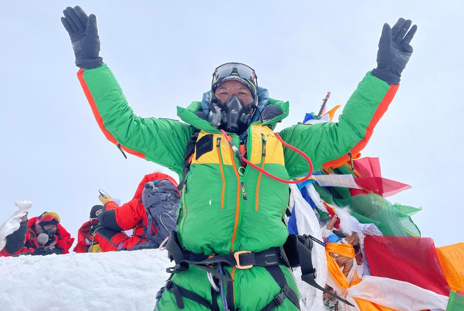Kami Rita beklom de Everest voor het eerst in 1994.