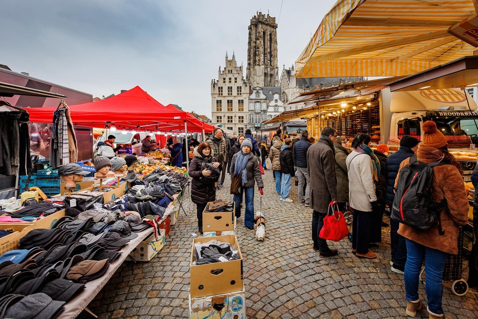 Naast de wekelijkse zaterdagmarkt in Mechelen komt er op donderdag wellicht ook eentje in Leest.