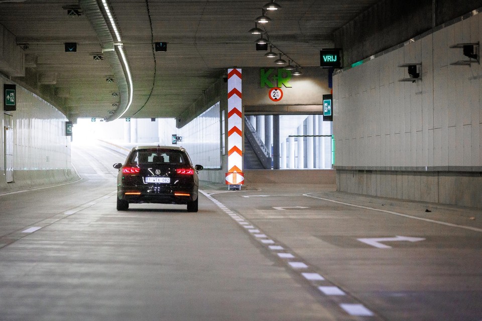 “Zeker in de Margaretatunnel is de maximumsnelheid van 50 kilometer per uur een noodzaak”, zegt projectmanager Bart Janssens. 