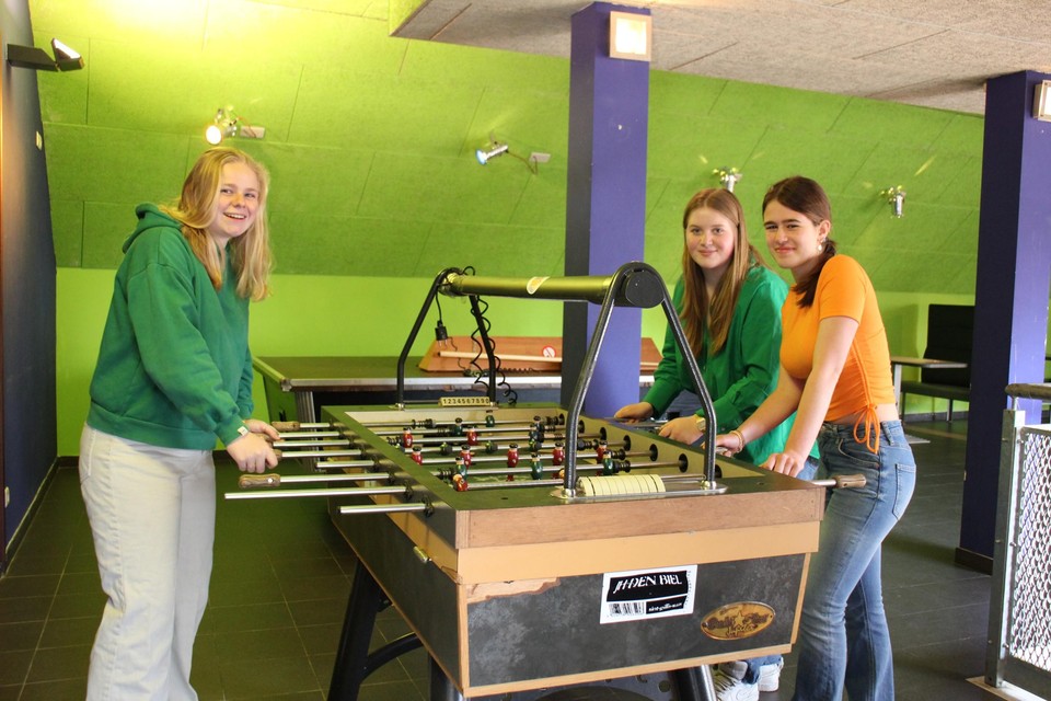 Amber Julie en Jilske maken van Den Biel een plek waar jongeren elkaar kunnen ontmoeten.