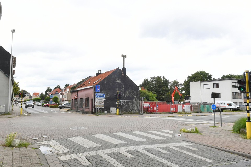 De situatie voor de sloop van de huisjes. Dat gebeurde zopas.