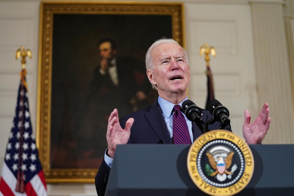 Vrijdag waarschuwde Biden dat hij zijn coronaplan desnoods zal doordrukken. Ondertussen probeert hij de Amerikaanse kiezer aan zijn kant te krijgen.