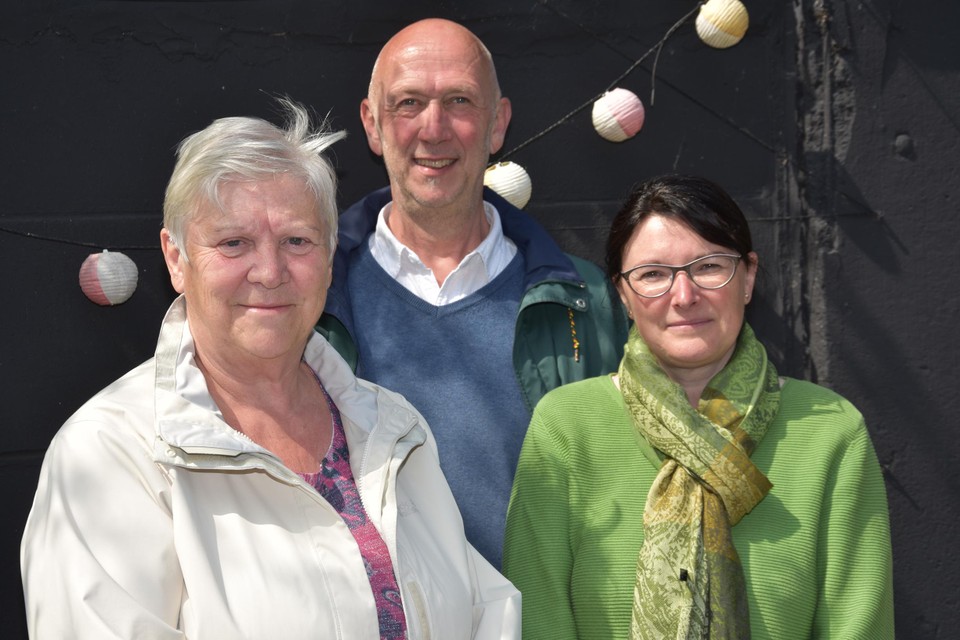 Vlnr. Nicole Van Praet, Stefan De Maeyer en Muriel Van den Abbeele stellen hun open, Groene kieslijst samen voor de gemeenteraadsverkiezingen van Bornem.