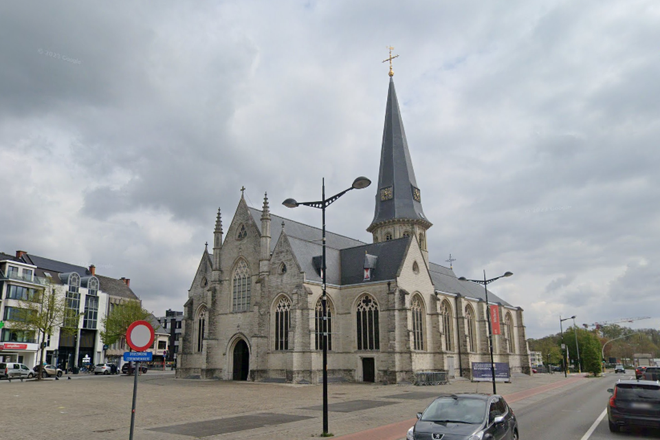 De Sint-Martinus kerk op de Grote Markt in Beveren.