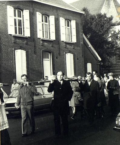 De Sint-Antoniusviering met processie in Edegem.