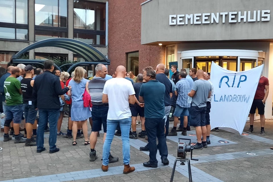 Ook in Oud-Turnhout en Ravels was er protest tegen het Nationaal Park, vooral van lokale landbouwers en leden van De Zwarte Specht.