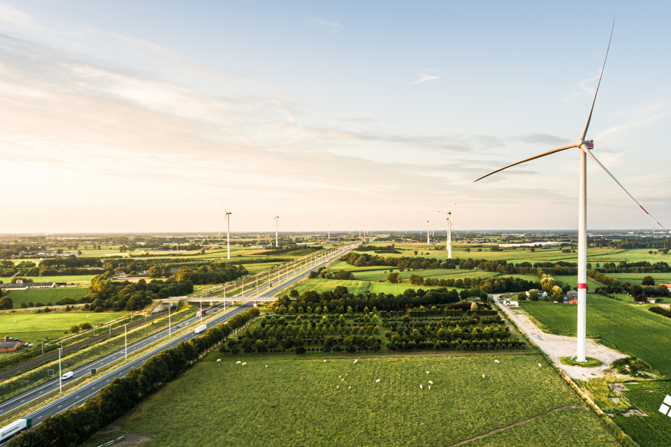 Aspiriva bereidt nieuwe windturbine langs de E19 voor om aan te sluiten op het net. De molen moet dit jaar nog operationeel zijn.
