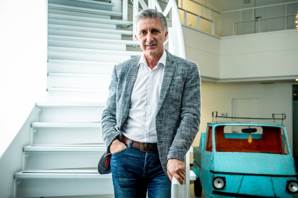 Benny Hoebregs, de vader van aanvoerder Jean-Michel Hoebregs, is de man die ASV Geel uit het slop moet halen.