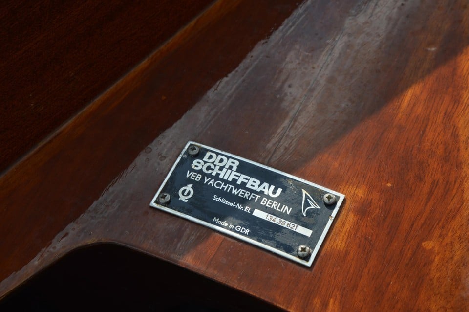 The Oar restaureerde ook een oude DDR-boot, die de naam Gouwe Luc kreeg.