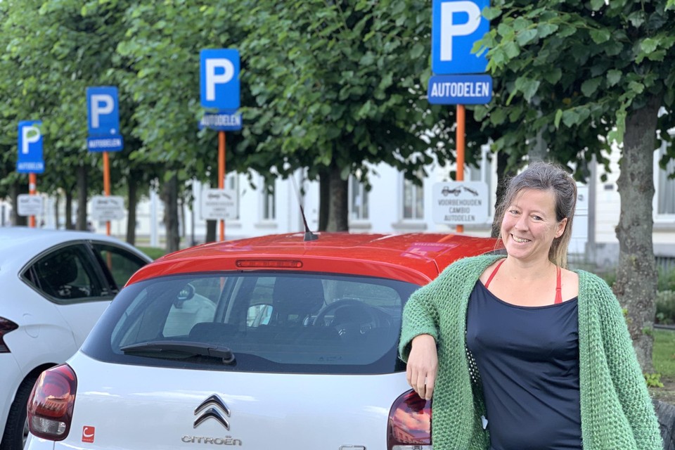 Het is leuk om verschillende wagens uit te proberen en ik moet nooit lang zoeken naar een auto die beschikbaar is”, vertelt Rebecca Verreth.