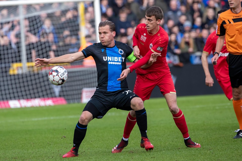 De Sart in een vorig duel met Vormer en Club Brugge.
