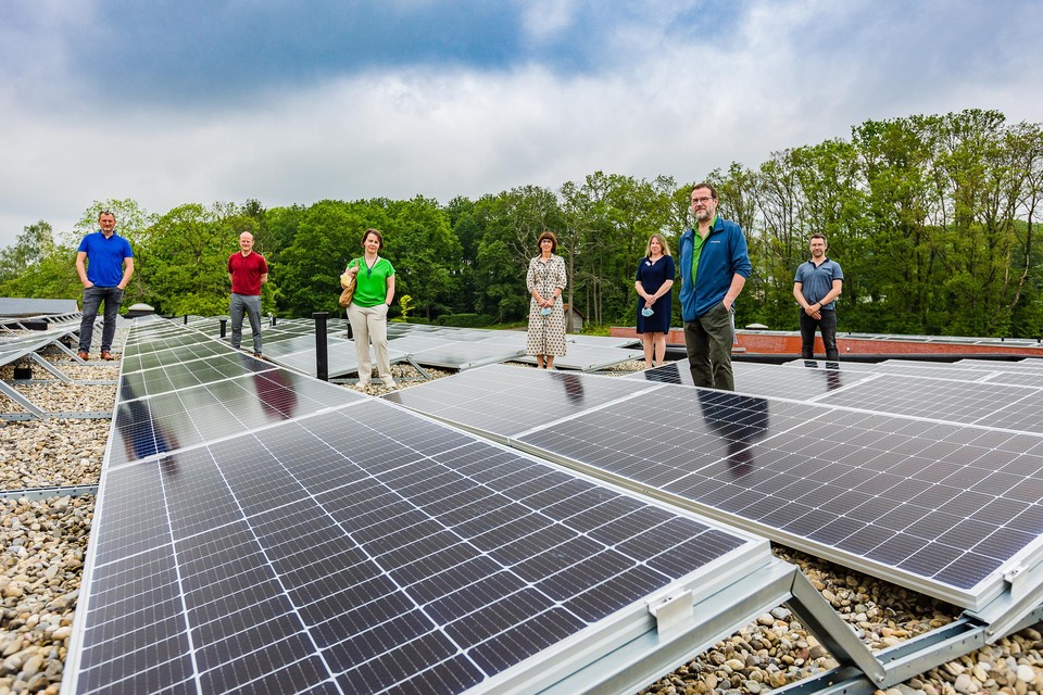 Samen gaan de woonzorcentra voortaan 276.500 kWh per jaar opwekken.